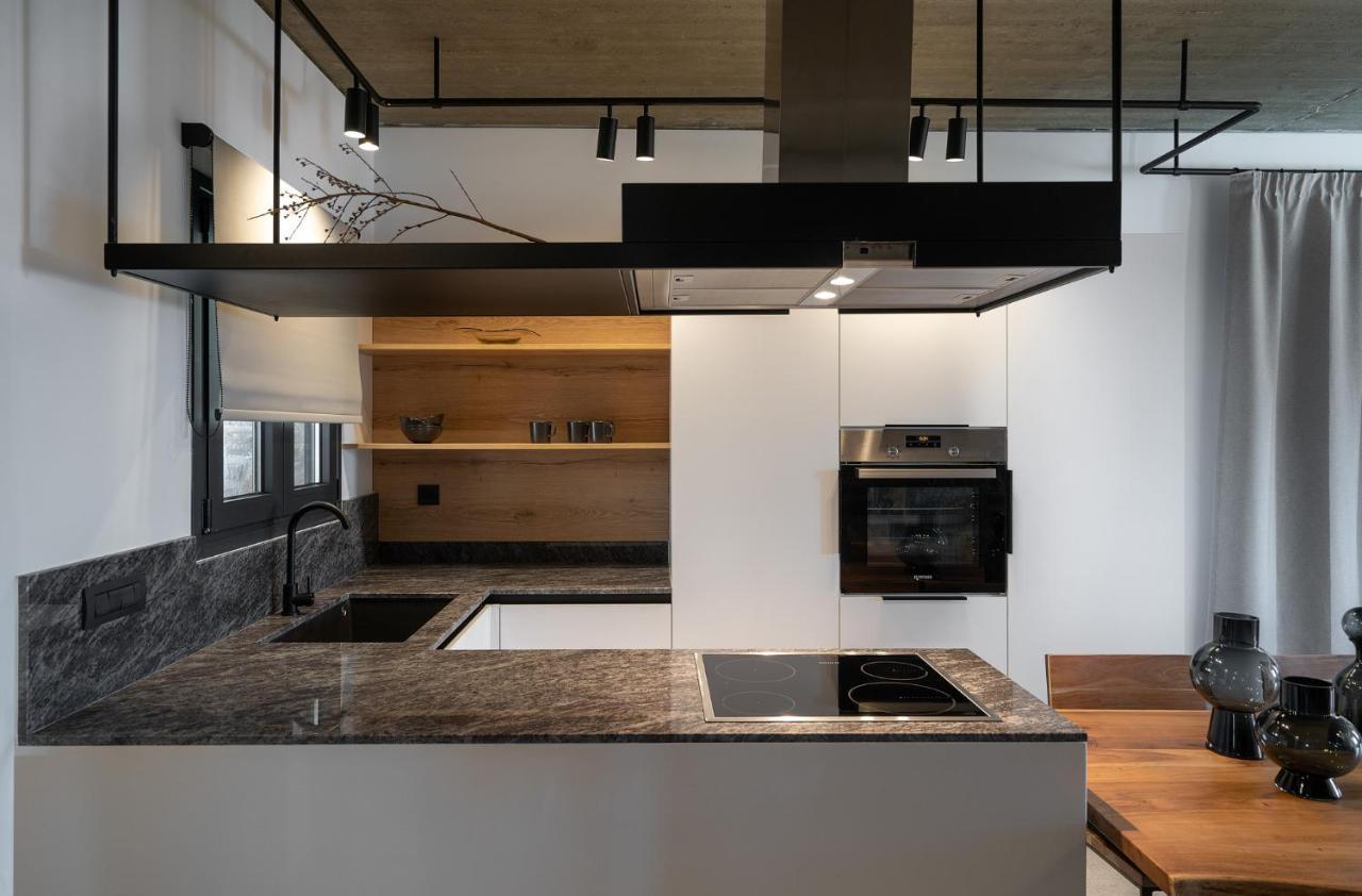 Celine Private Residences Лентас Экстерьер фото
